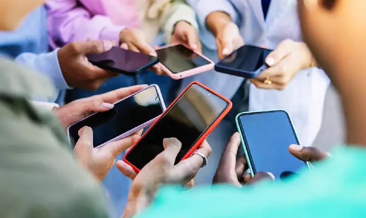 Celulares encareceram mais de 30% em um ano