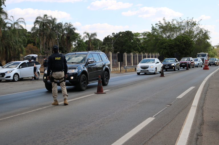 Feriado movimenta as estradas a partir de hoje;