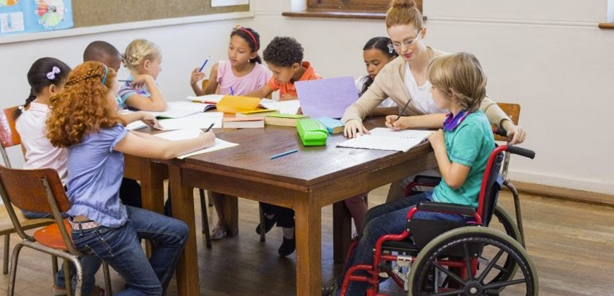 Projeto quer garantir a capacitação de professores para o atendimento a alunos especiais