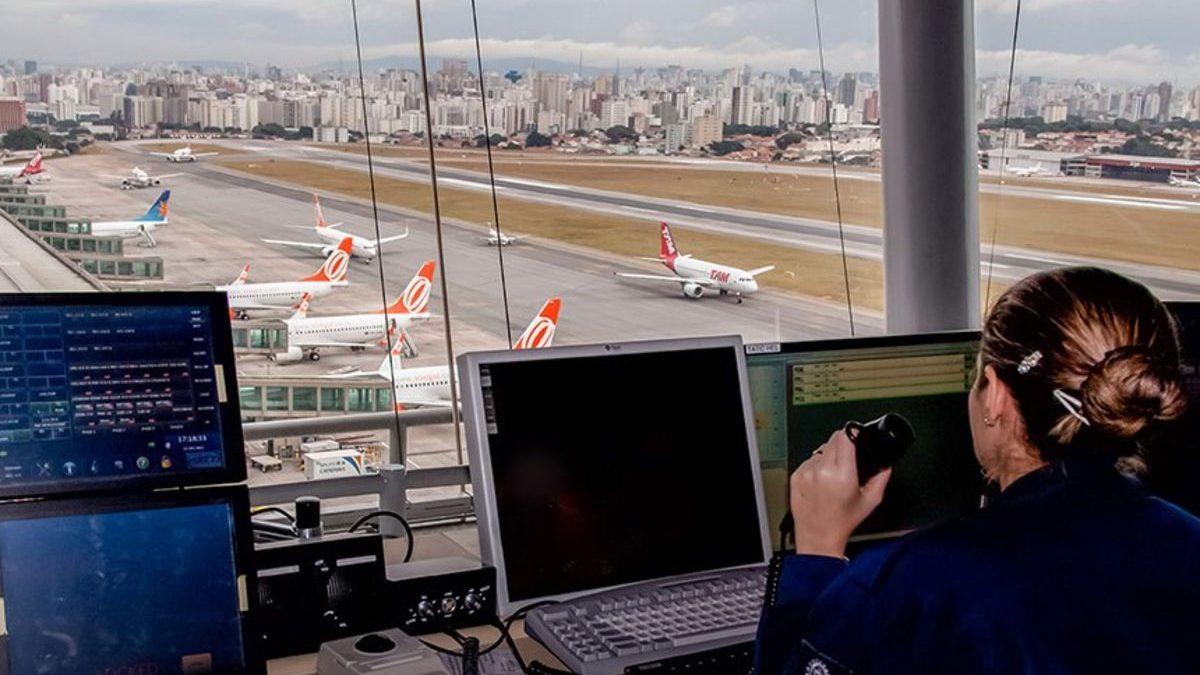Controladores de tráfego aéreo marcam greve para a próxima semana