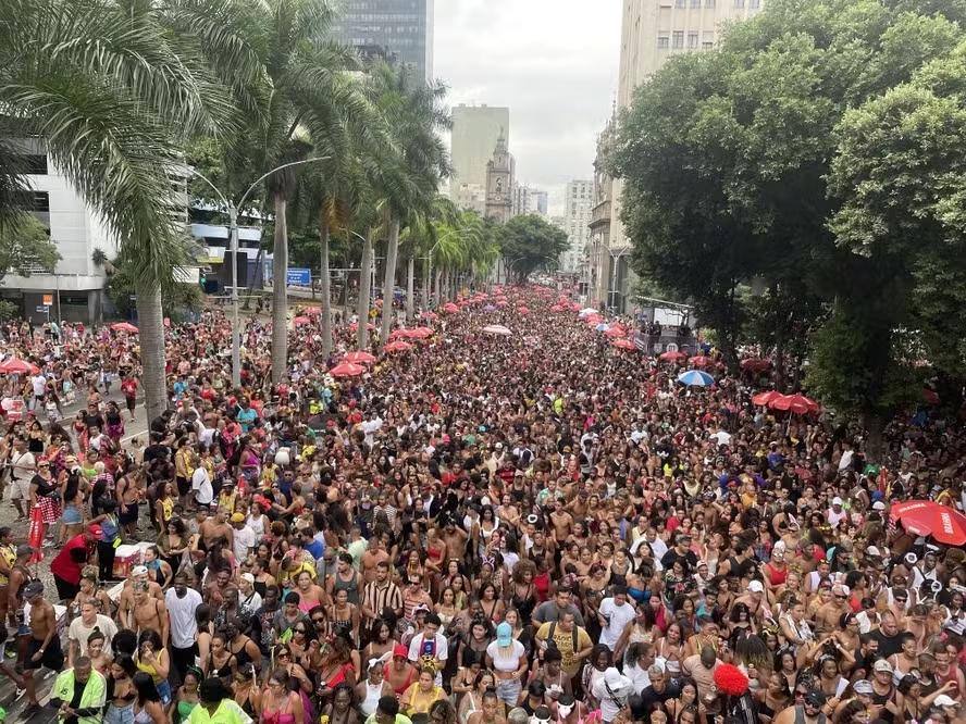 Funcionário que faltar ao serviço nos dias de carnaval pode sofrer sanções trabalhistas