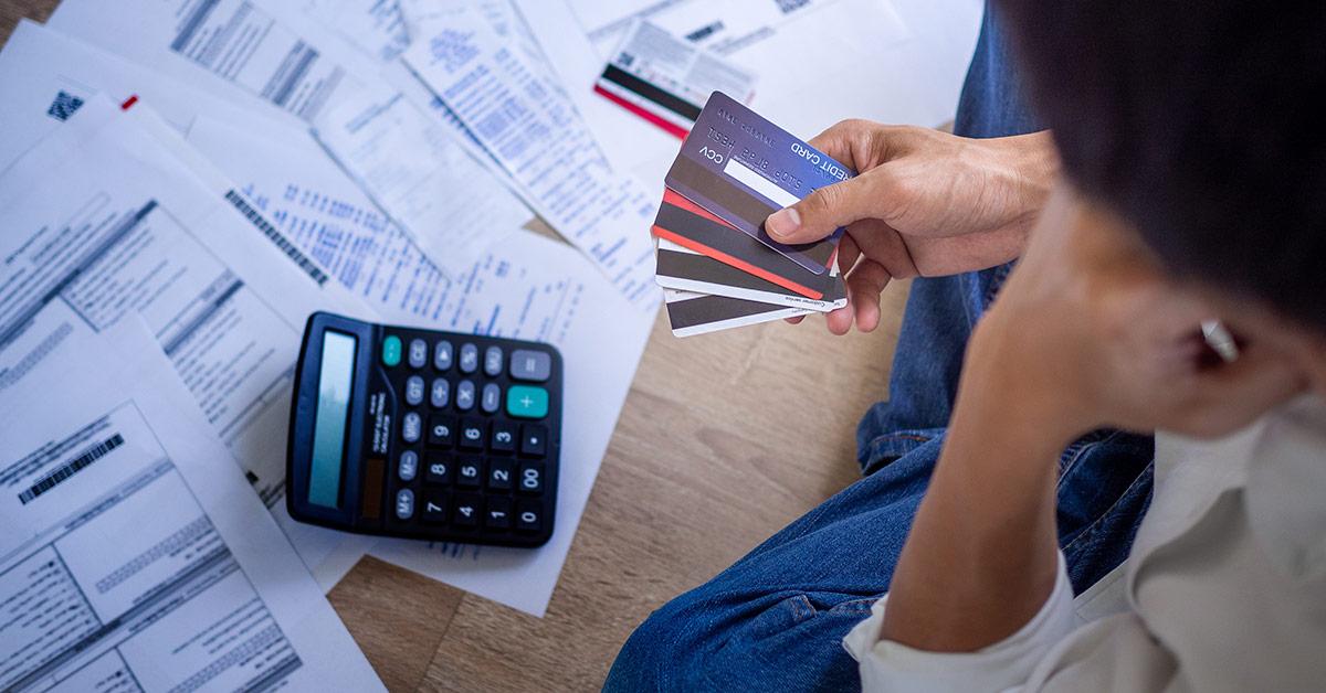 Endividamento das famílias tem alta e cartão de crédito é o principal responsável