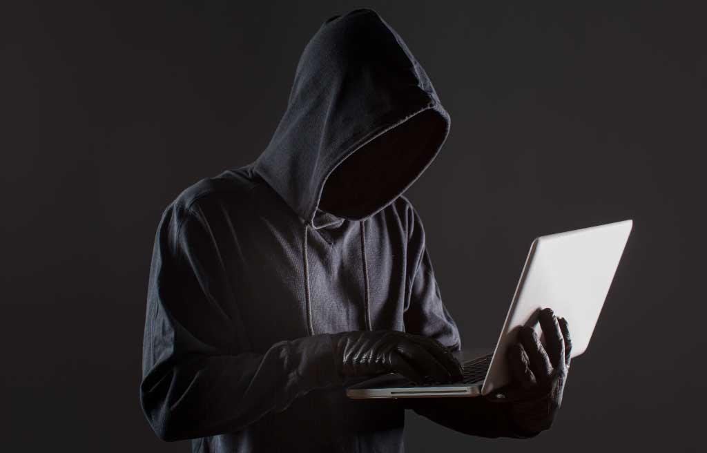 Novo golpe envolvendo IR usa e-mail real da Receita mas leva a vítima a ter os dados roubados