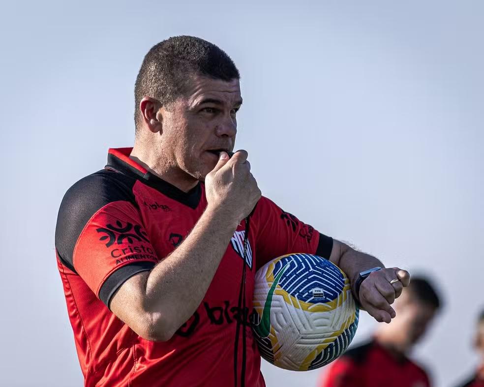 Novorizontino encaminha acerto com técnico Umberto Louzer, após demitir Eduardo Baptista
